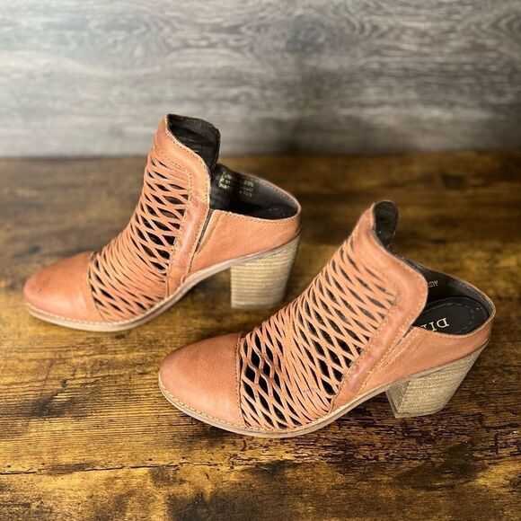 Diba True Landing Crew Leather Sandal/Mule in Rust Brown, Size 6. New in Box! - Picture 8 of 16